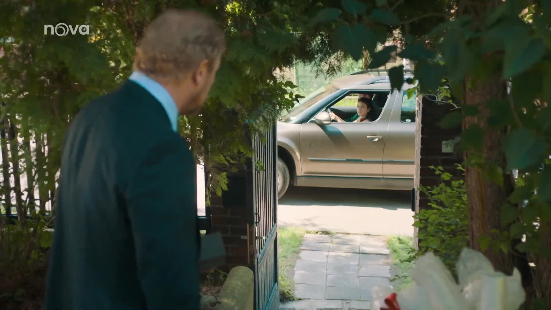 Otec v problémech S01E08 Svatba mkv