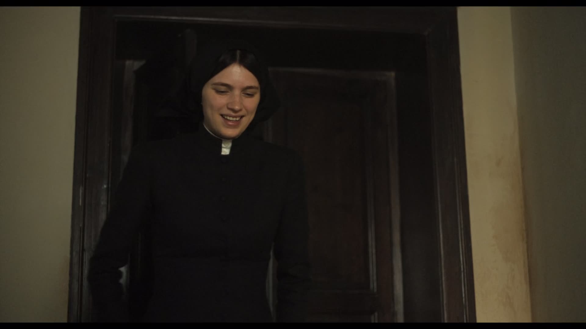 První znamení Přichází satan! (Nell Tiger Free,Sônia Braga,Ralph Ineson 2024 Horor Bdrip 1080p ) Cz dabing mp4