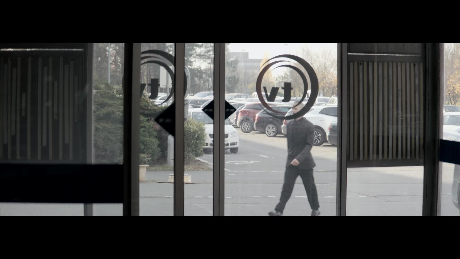 Lesni vrah 2024 1080p NF WEB DL DD+5 1 H 264 DeDo mkv