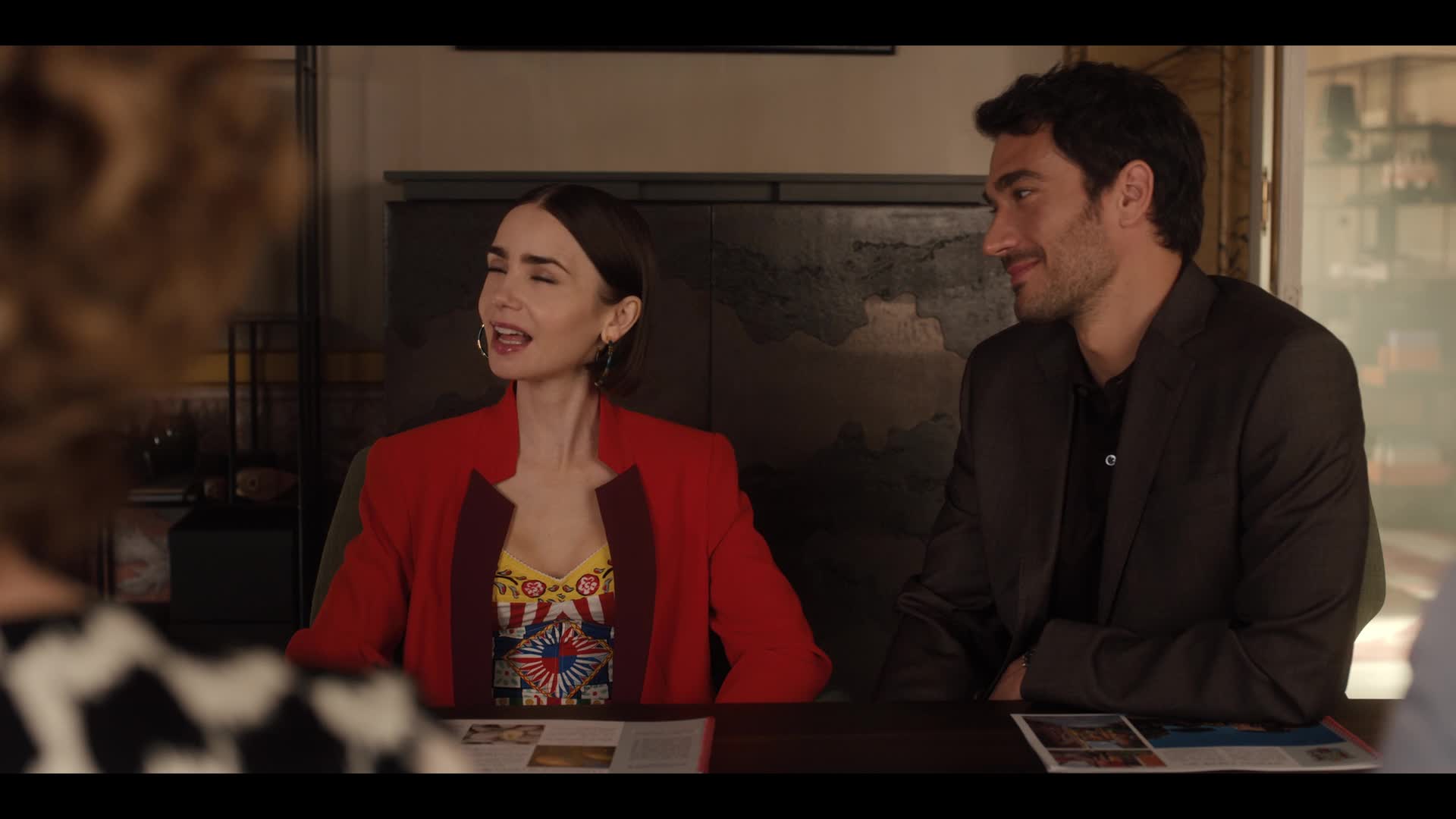 Emily in Paris S05E03 Problemy s Intimi CZ dabing HD mkv