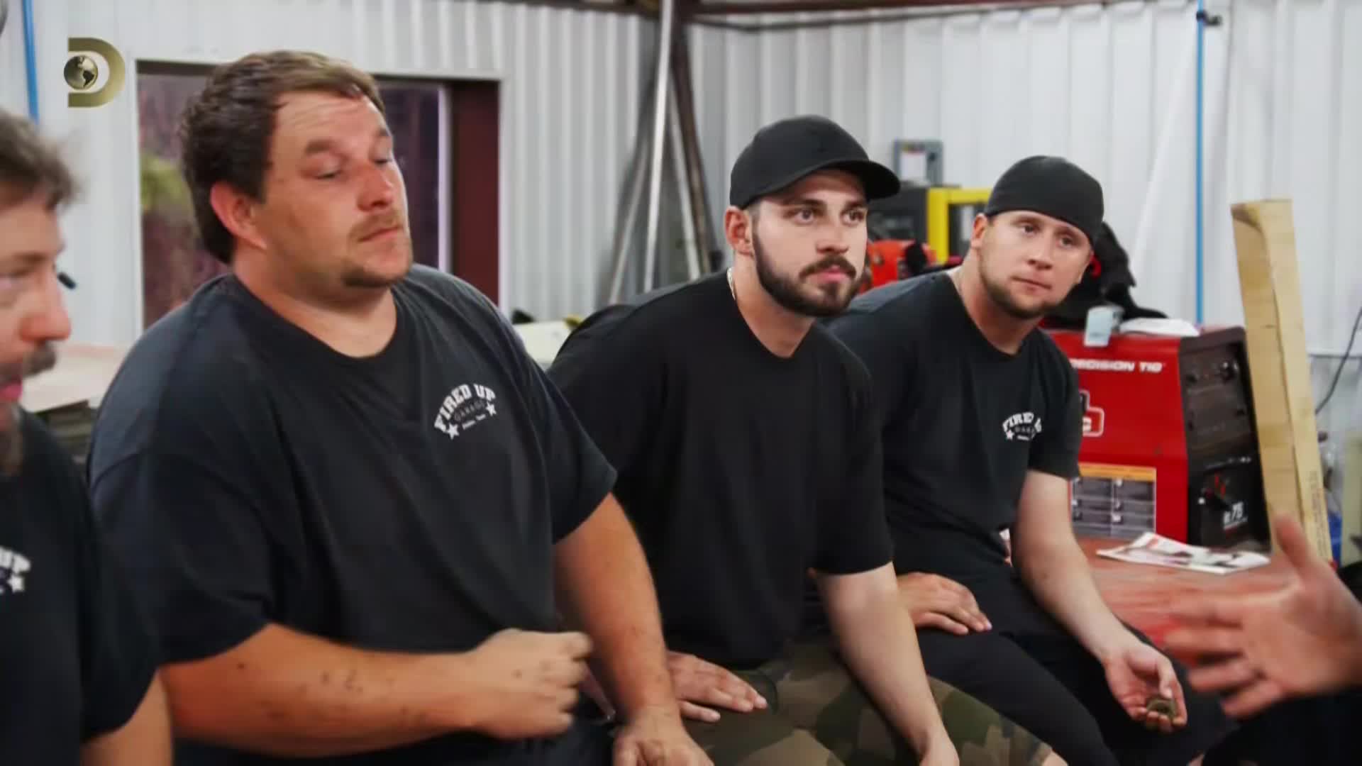 Dielna odpadlikov HEVC 04x01 Po vybusnej hadke v dielni mkv