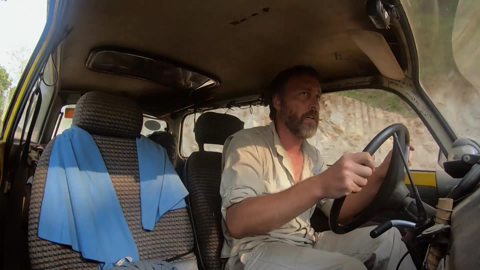 Trabantem z Indie až domů S01E06 14 2019 CZ dab 1080p Úplně jiný Nepál mp4