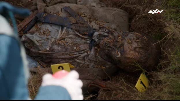 Policajtka Barbie S07E01 Zkušená žena vydá za dvě avi