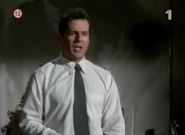 Měsíční svit 2x16 Spánek mluvícího muže avi