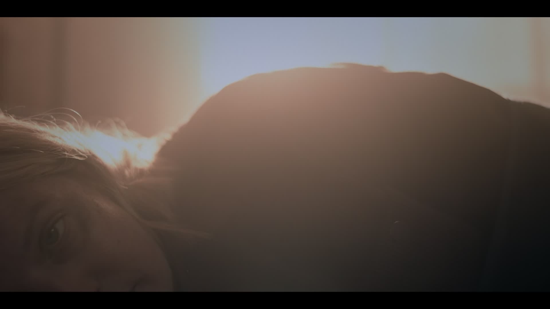 Příběh služebnice S06E02 Exil CZ dabing mp4