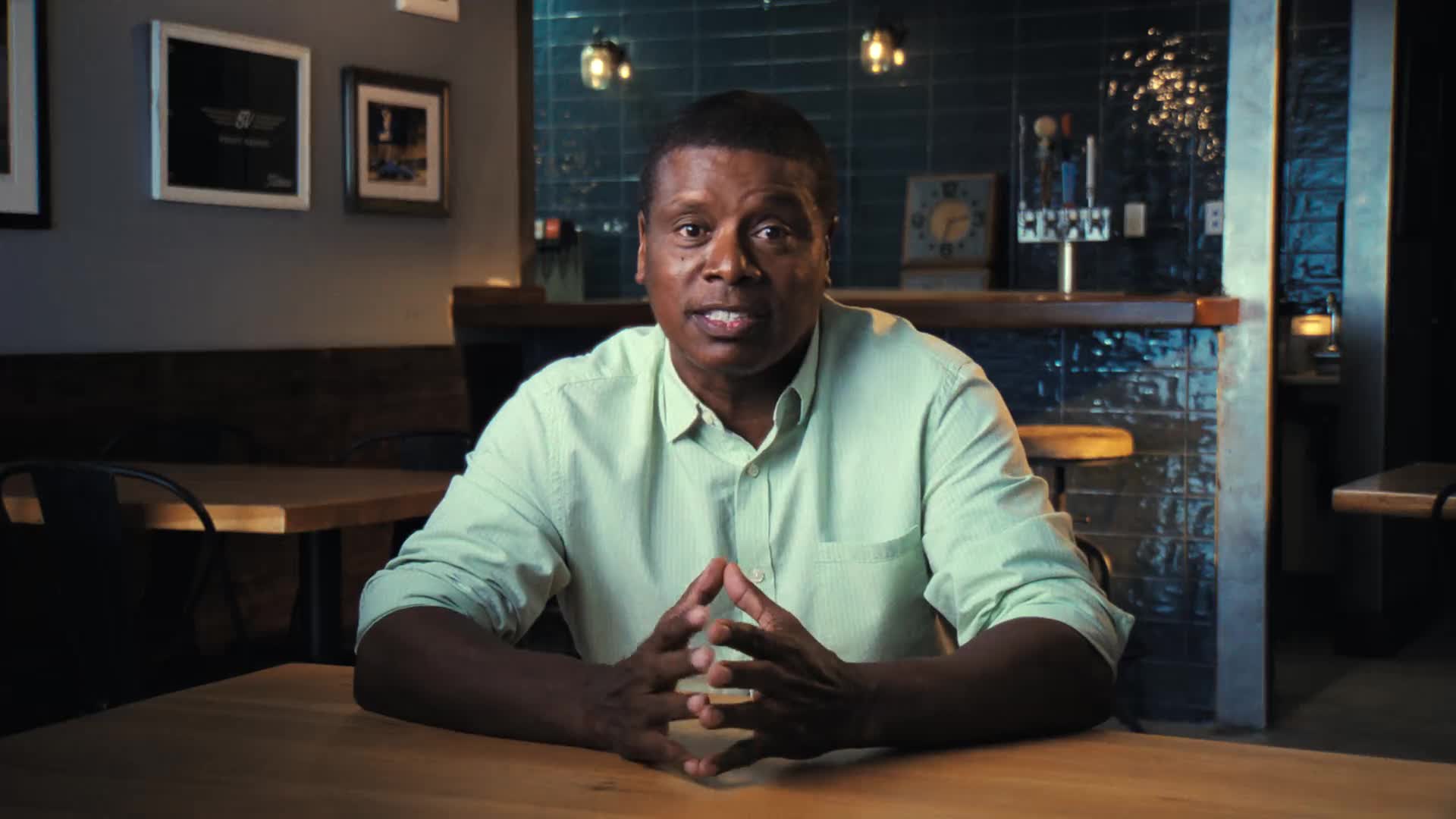 Alias Charlie Sheen S01E01 2025 DOCU CZ dabing HD 1080p mkv