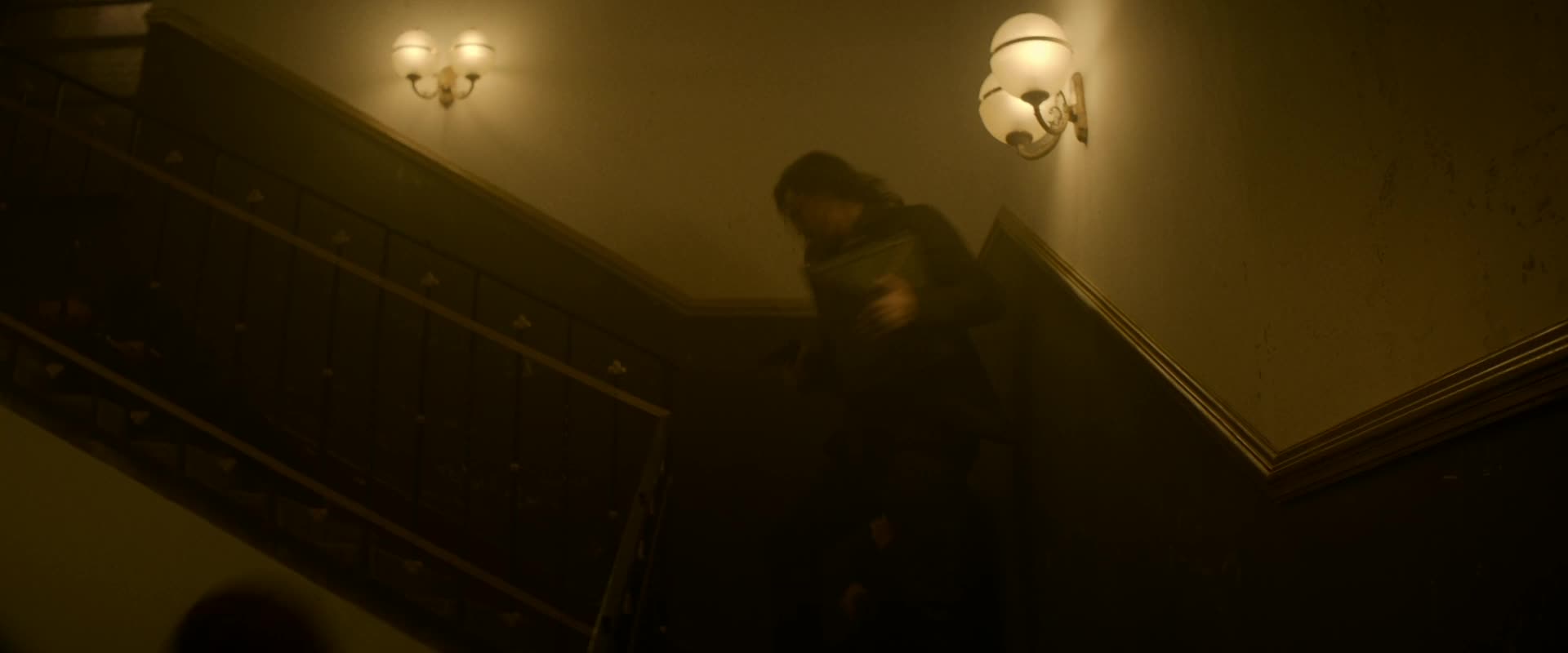 Hotel Continental S01E01 Bratři ve zbrani (2023) akční krimi thriller cztit mkv