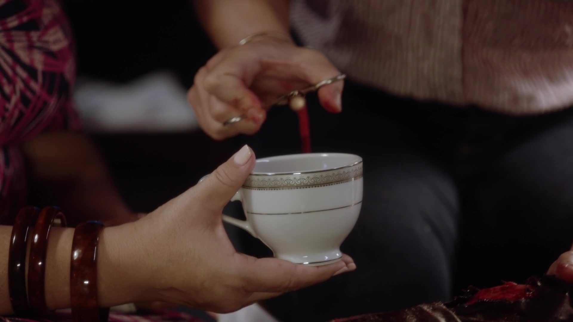 Magnum P I S01E13 20 2018 CZ dab 1080p Den zmije mkv