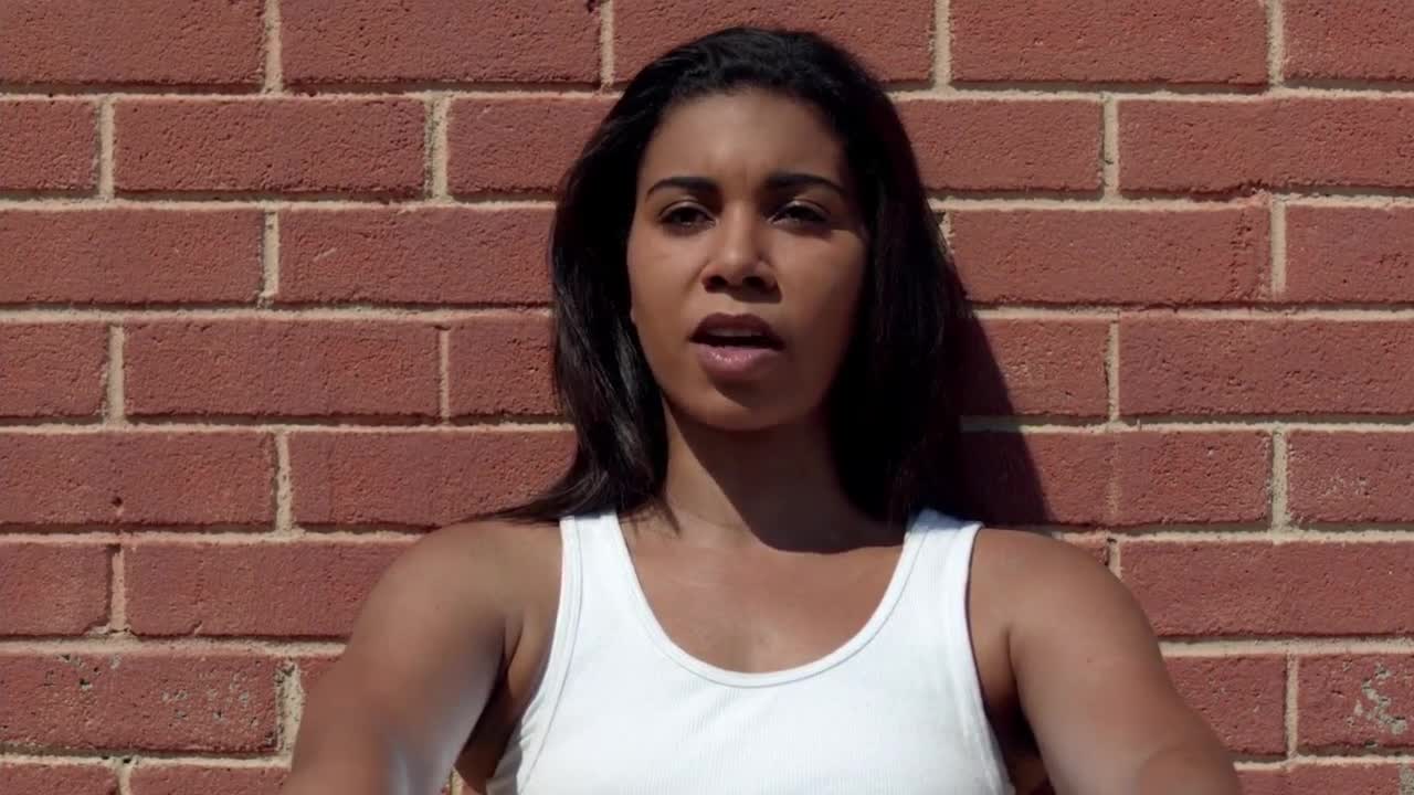 Orange is the new black S03E03 Empatie není sexy CZ mkv