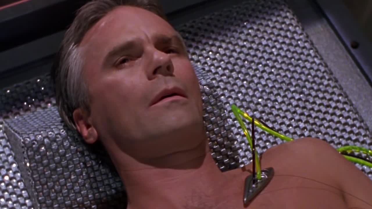 Hvězdná brána SG1 S02E22 Otázka paměti mkv