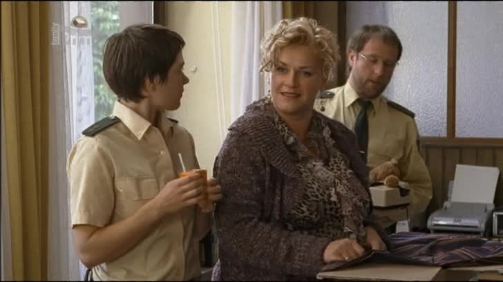 Vraždy mezi muškáty 01 06 Zášť až za hrob mkv