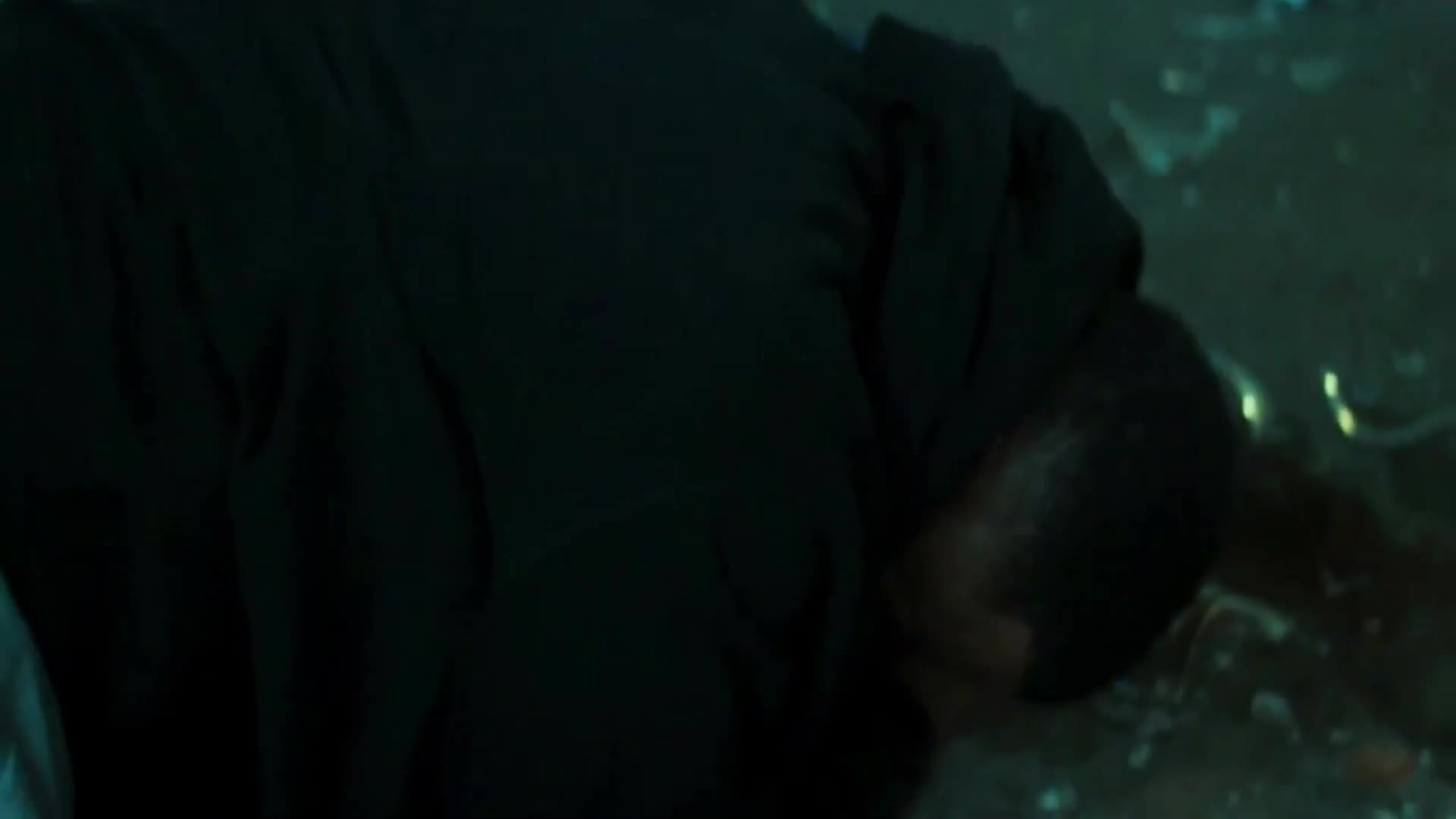 Chladnokrevné přepadení (Bruce Willis,Dave Bautista,Christopher Meloni 2016 Akční Thriller Krimi Bdrip 1080p ) Sk dabing mkv