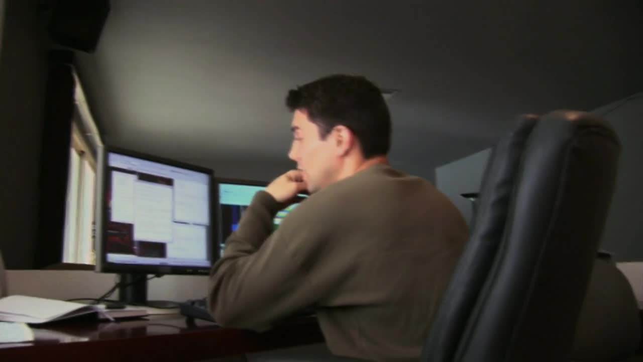 Paranormal Activity 2007 CZ dabing HD mp4