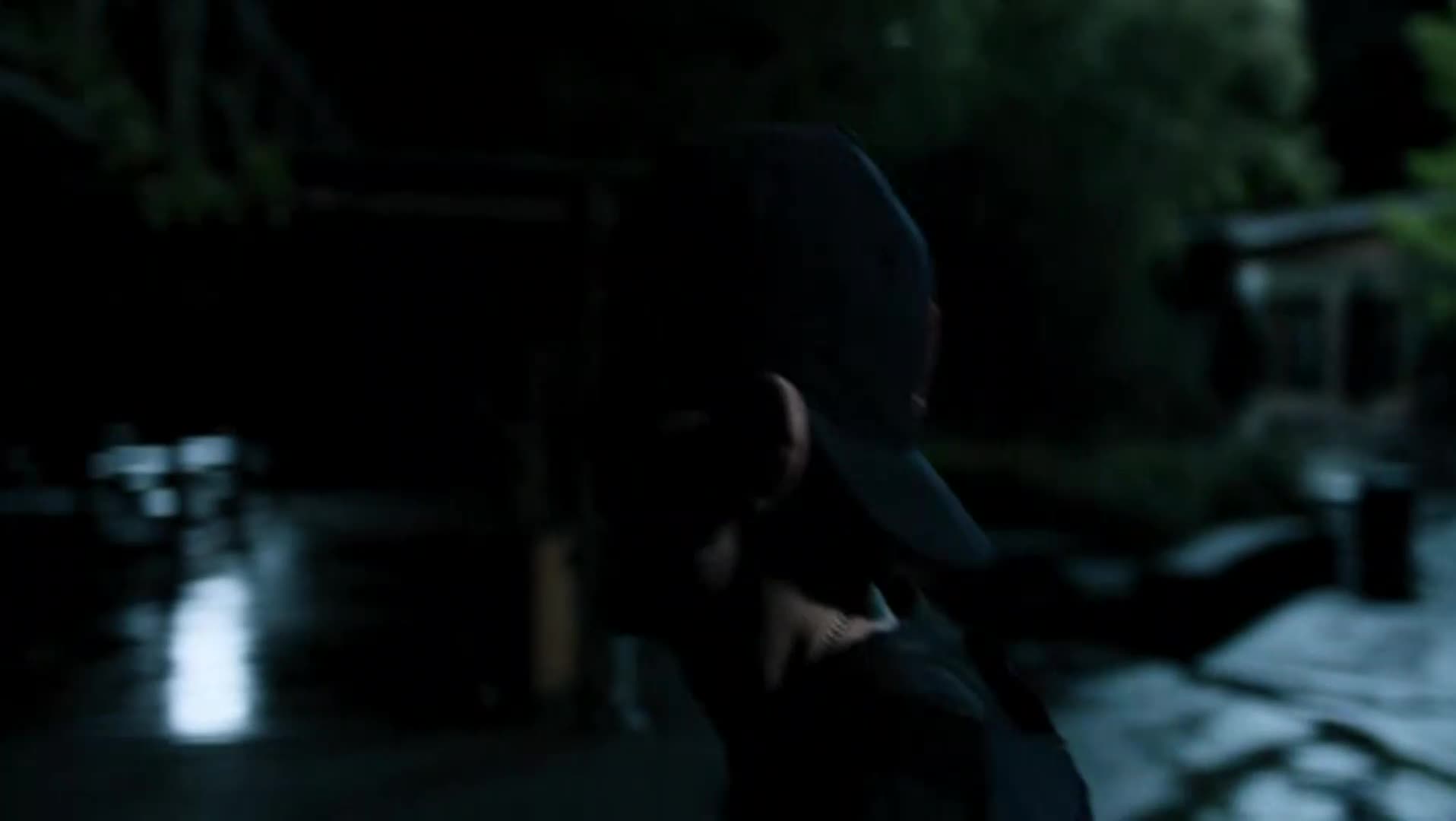 Zbav nás zlého (Eric Bana, Édgar Ramírez, Olivia Munn 2014 Thriller Mysteriózní Horor Bdrip 1080p ) Cz dabing mkv