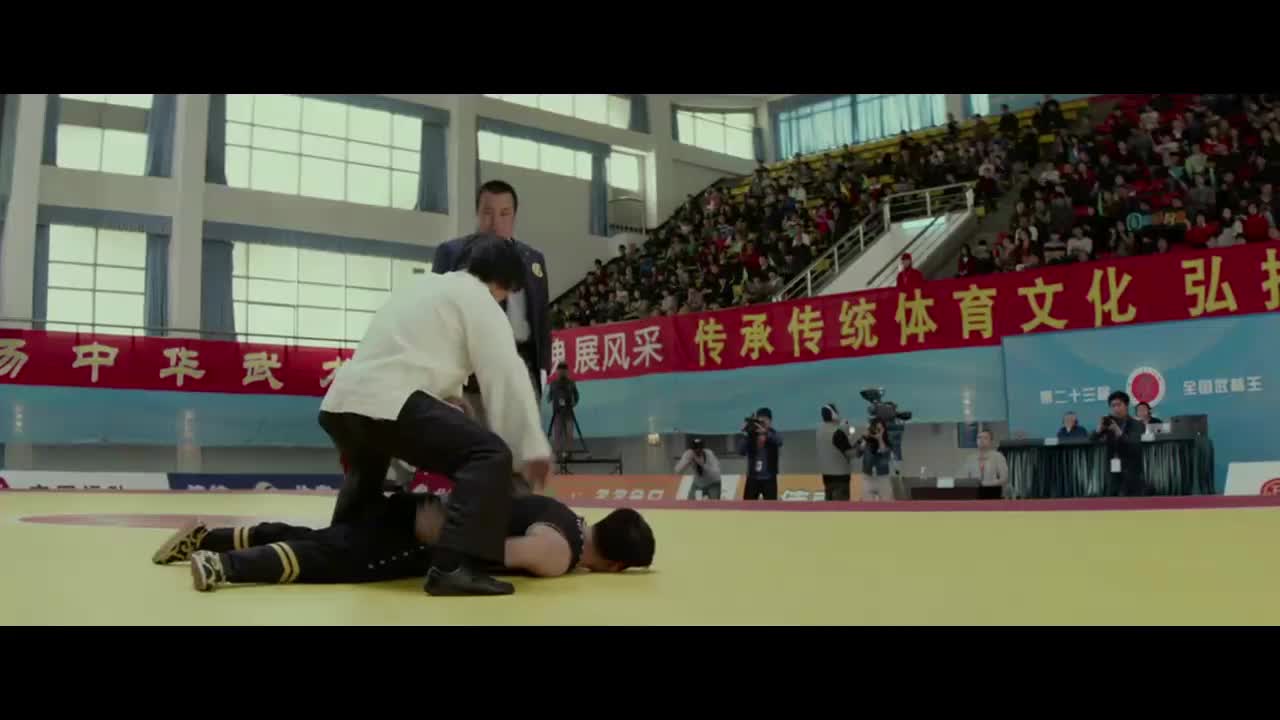 Muž taiči (Tiger Chen Hu, Keanu Reeves, Hai Yu 2013 Akční Bdrip 1080p ) Cz dabing avi