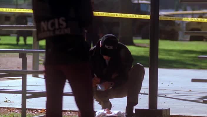 NCIS s02e04 Mrtvá neznámá avi