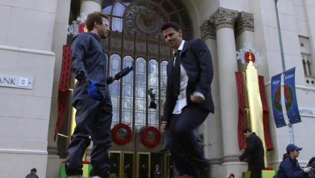 Sběratelé kostí s05e10 Santa s bombou avi