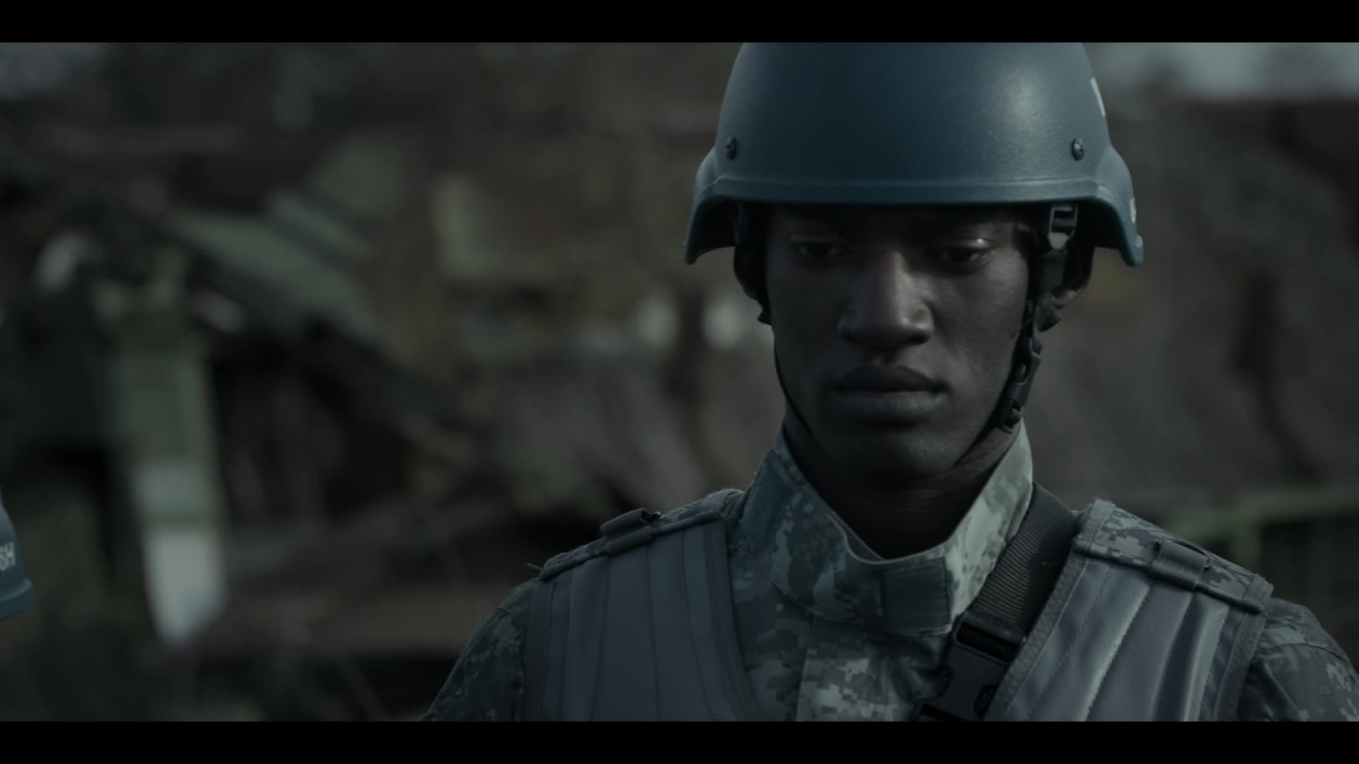 Černé zrcadlo S03E05 Muži pod palbou (2016) komedie horor Sci Fi thriller czdab mkv