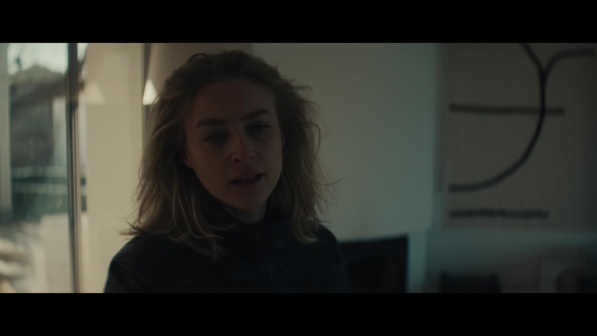 Mír v Marseille S02E04 2025 Blízcí nepřátelé CZ dabing HD mkv