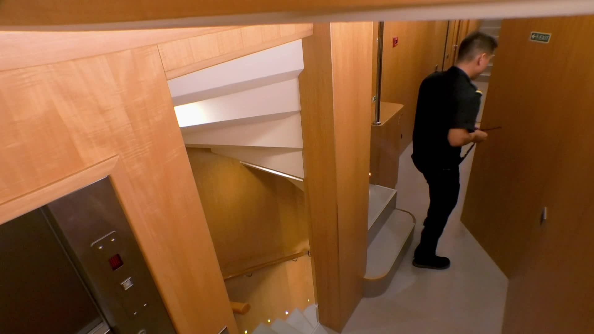 Život na jachtě S11E12 17 2024 CZ dab 1080p Trochu se mi hnusí mp4