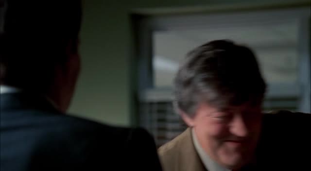 Sběratelé kostí s04e21 Kostra na kříži avi