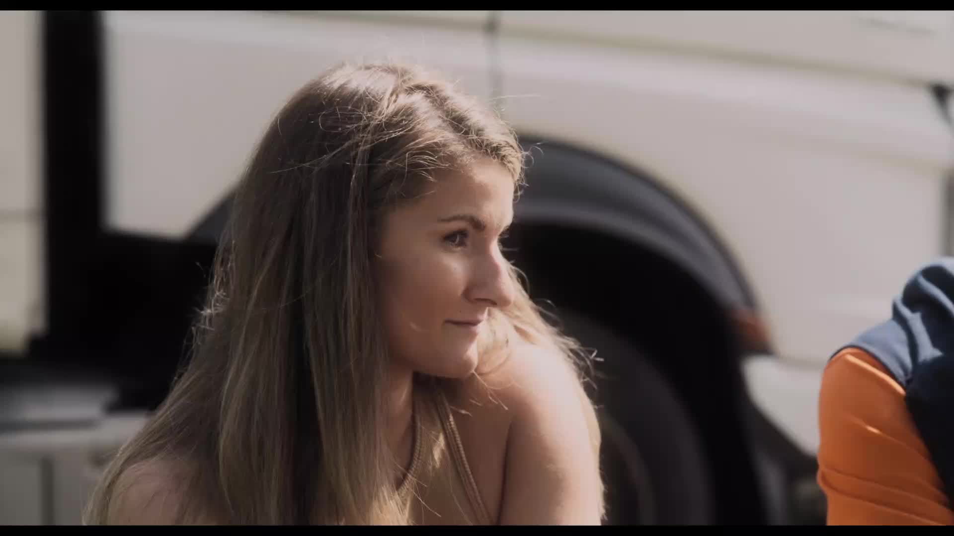 Hello Welcome 2024 CZ komedie HD 1080p mkv