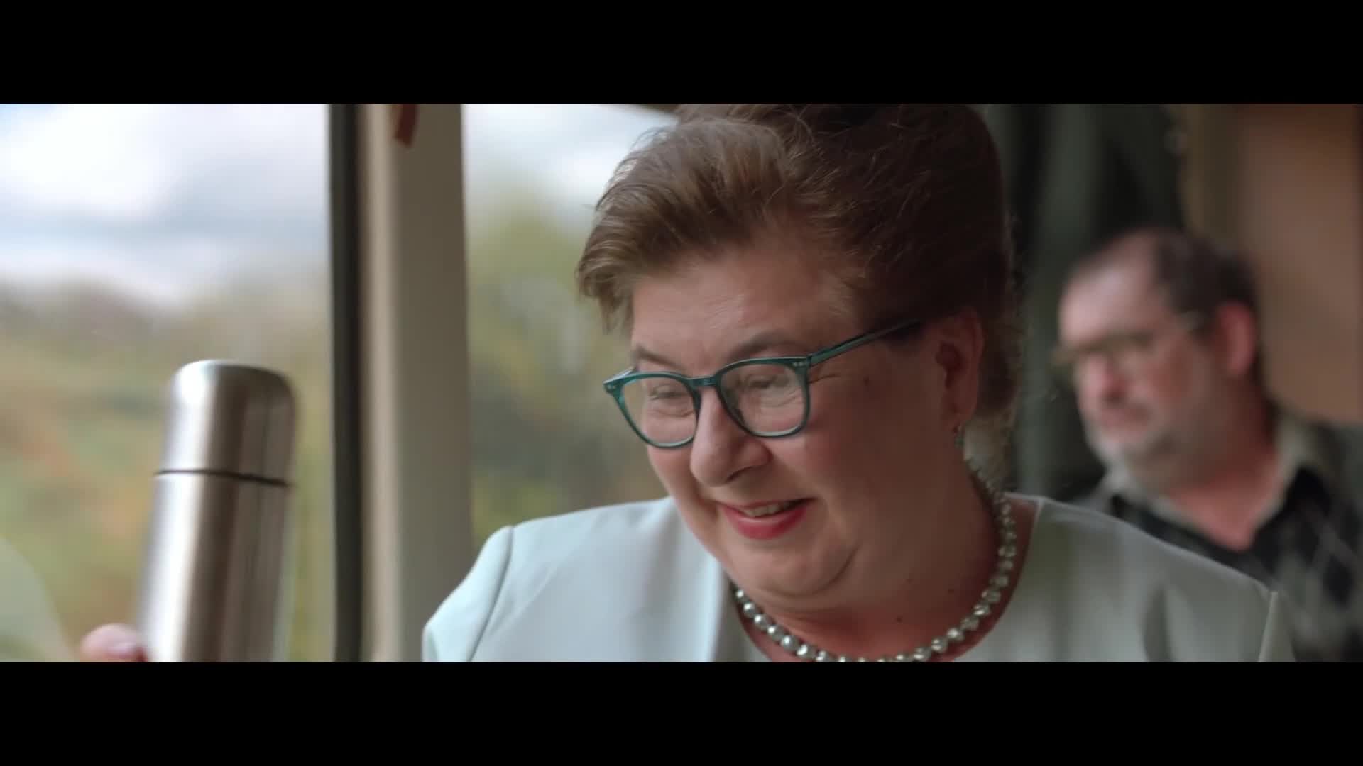 Mimořádná událost {2022} komedie, drama AAC 5 1 1080p mkv