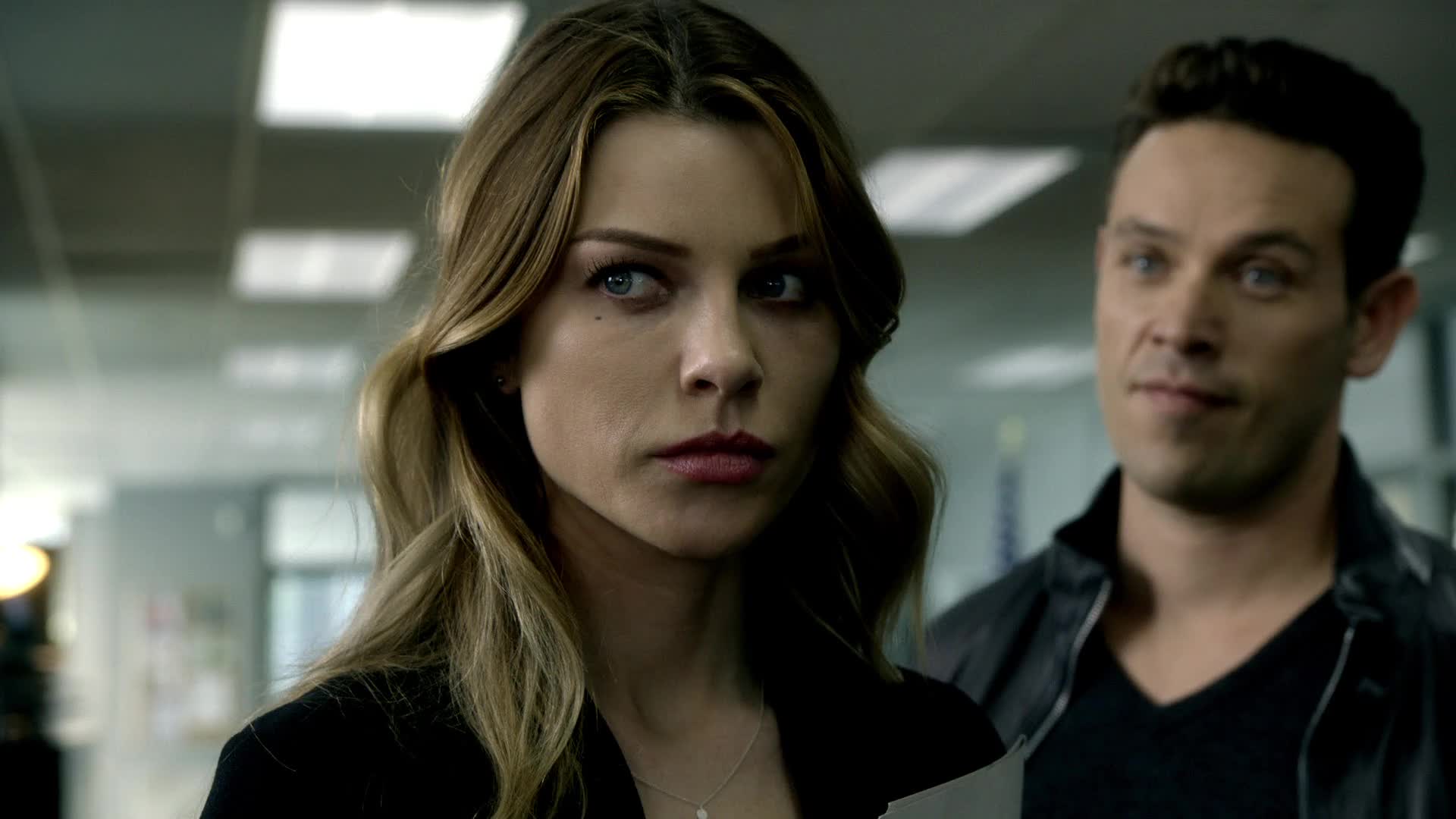 Lucifer S01E05 13 2016 CZ dab 1080p Hezké botky mkv