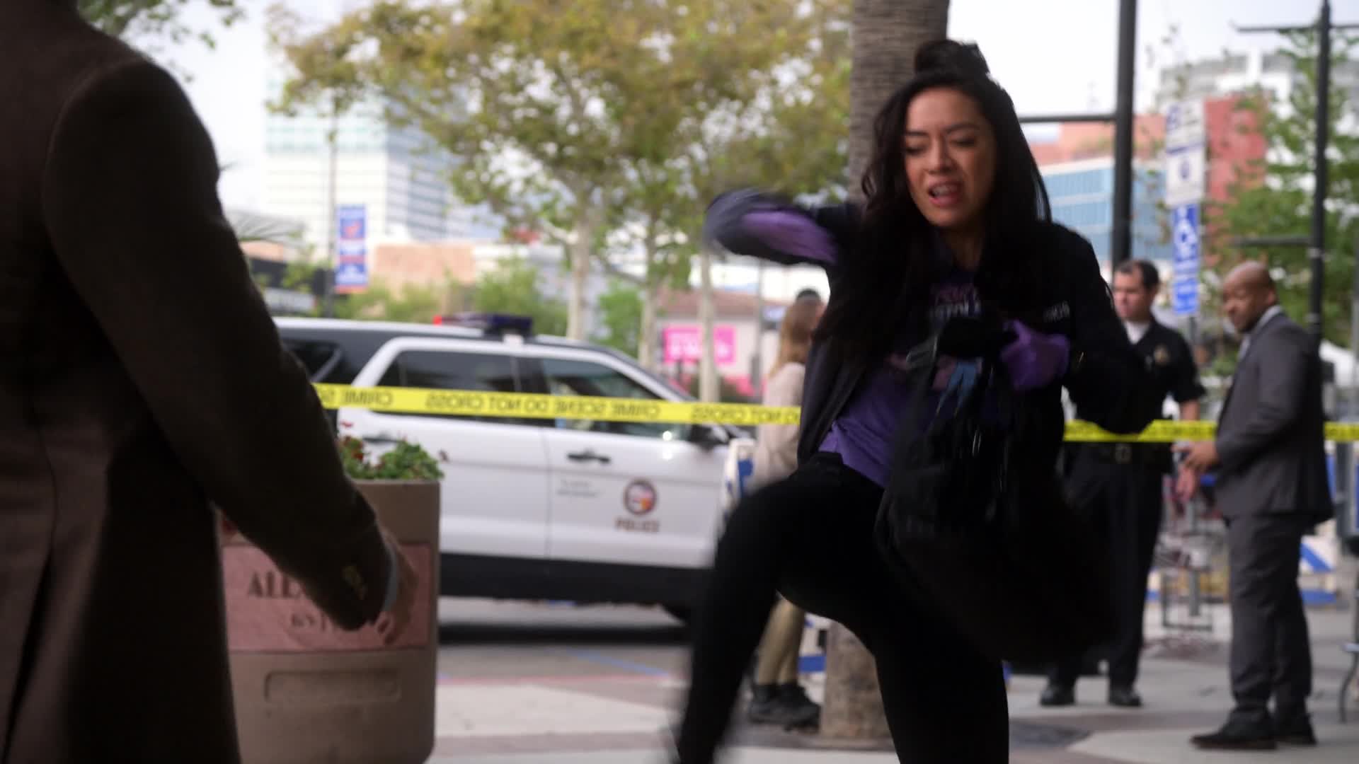 Lucifer S06E02 10 2021 CZ dab 1080p Těžká minulost mkv