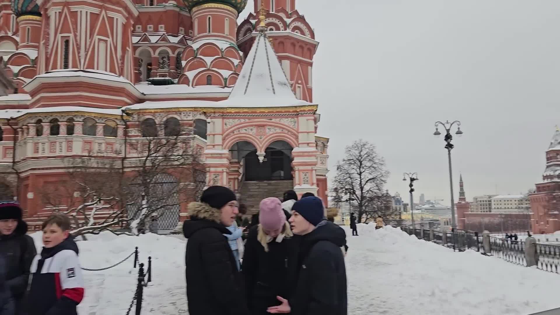 Nadoraz OJMJAKON S01E03 27 2024 SK dab 1080p S feldou po rušnej Moskve Pneuservis a mrakodrapy mp4