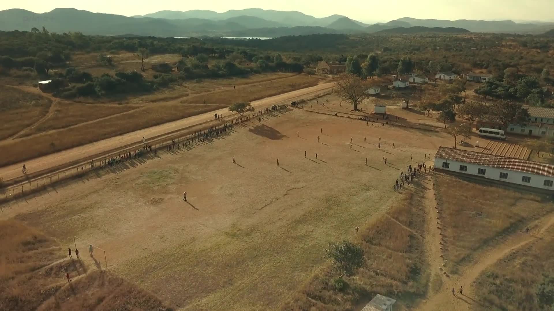 Tajné složky UFO S01E07 UFO na školním dvoře mkv