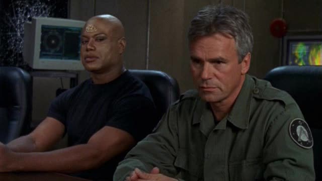 Stargate SG1 3x18 Odstiny sedi avi
