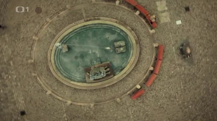 Detektivové od nejsvětější trojice 01 Pět mrtvých psů 2 2016 avi