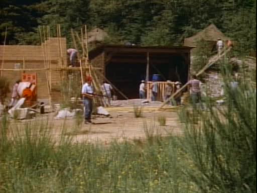 MacGyver 05x01 Legenda o Svate ruzi cast1 avi