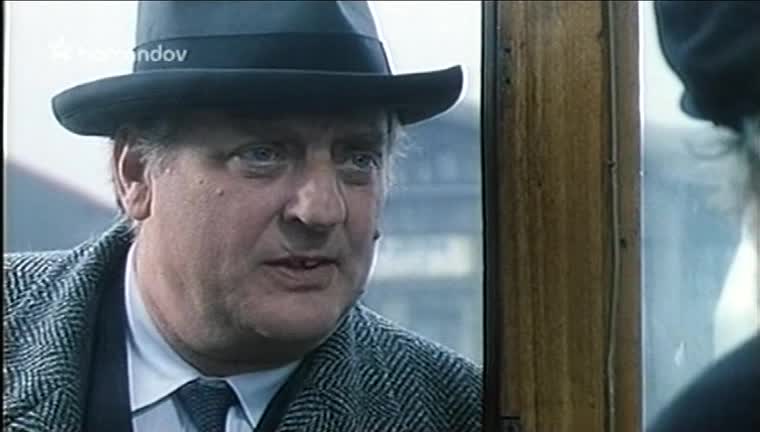 Maigret 20 Maigret a přístav v mlze avi