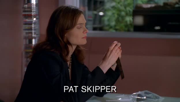 Sběratelé kostí 01x22 Zena ze zahrobi avi