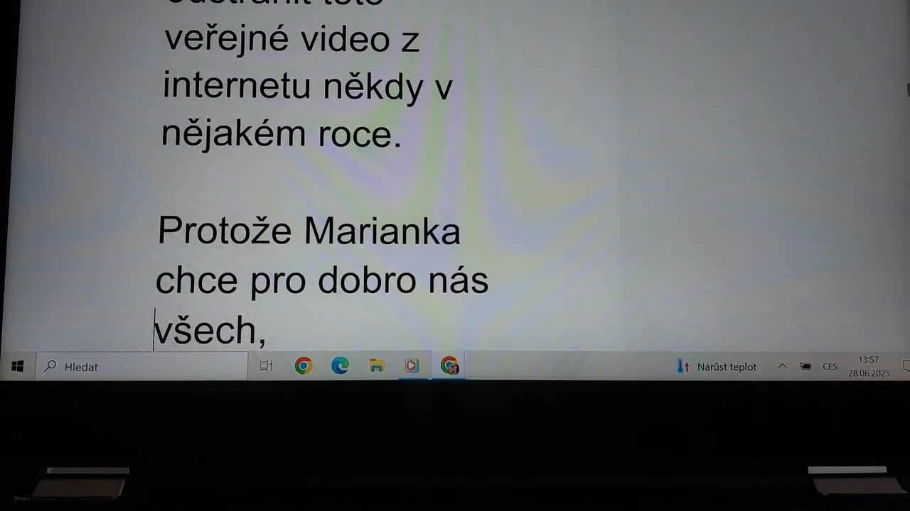 28 6 2025 princezna Marianka Mimapinková mluví s překladačem 8 mp4