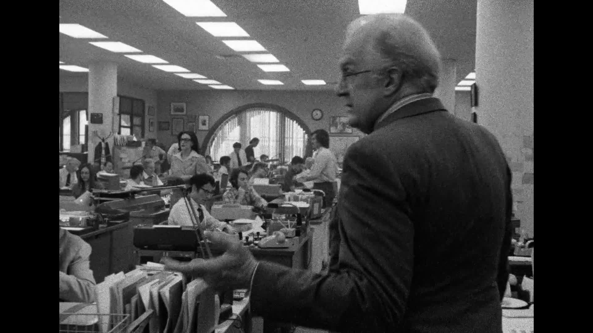 The Paper S01E01 2025 CZ dabing HD 1080p mkv