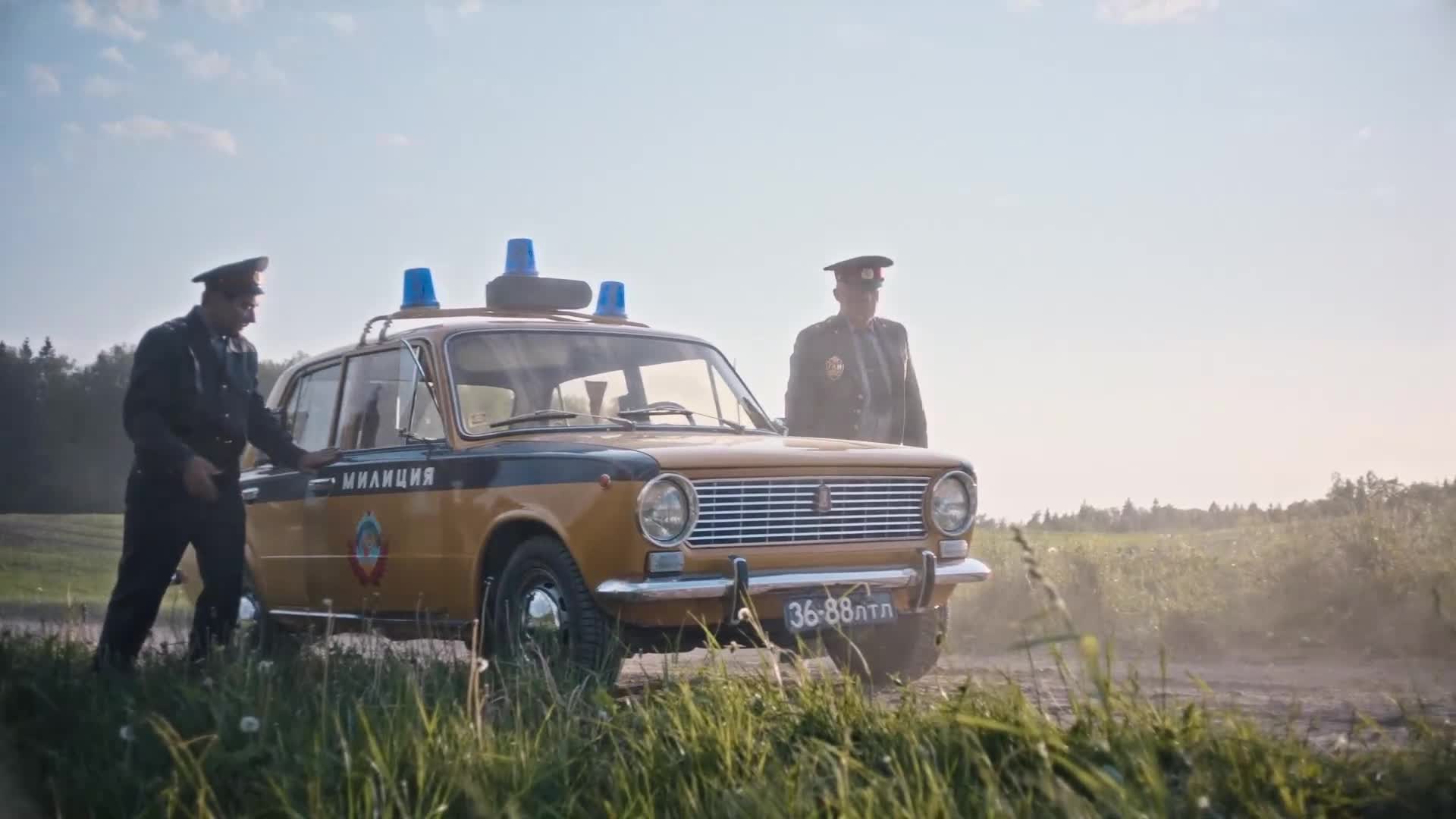 Sovětské džíny S01E08 {2024} komedie, drama 1080p CZ dabing + forced mkv