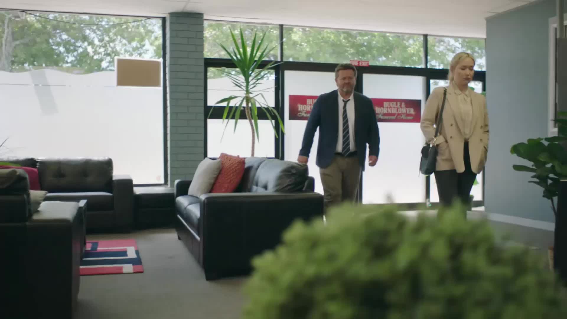 Vraždy v Brokenwoodu S08E06 Čtyři požáry a jeden pohřeb mp4