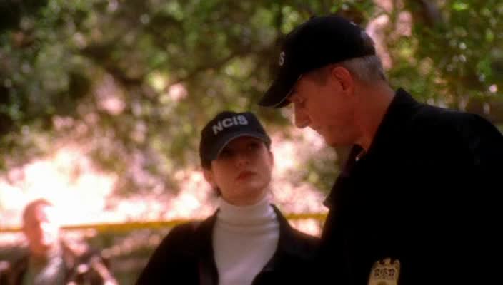 NCIS s01e05 Kletba avi