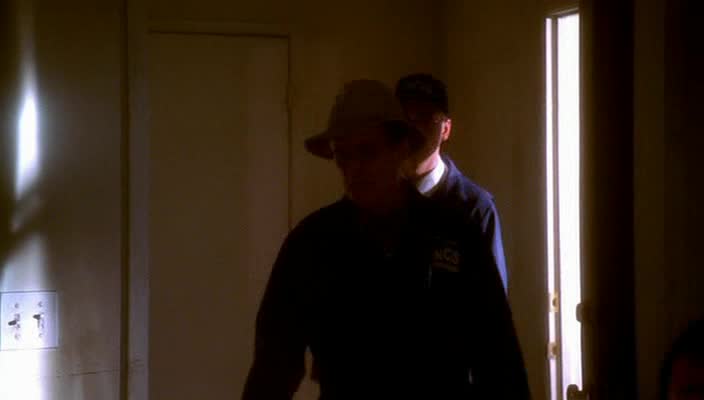 NCIS s02e02 Klub dobrých manželek avi