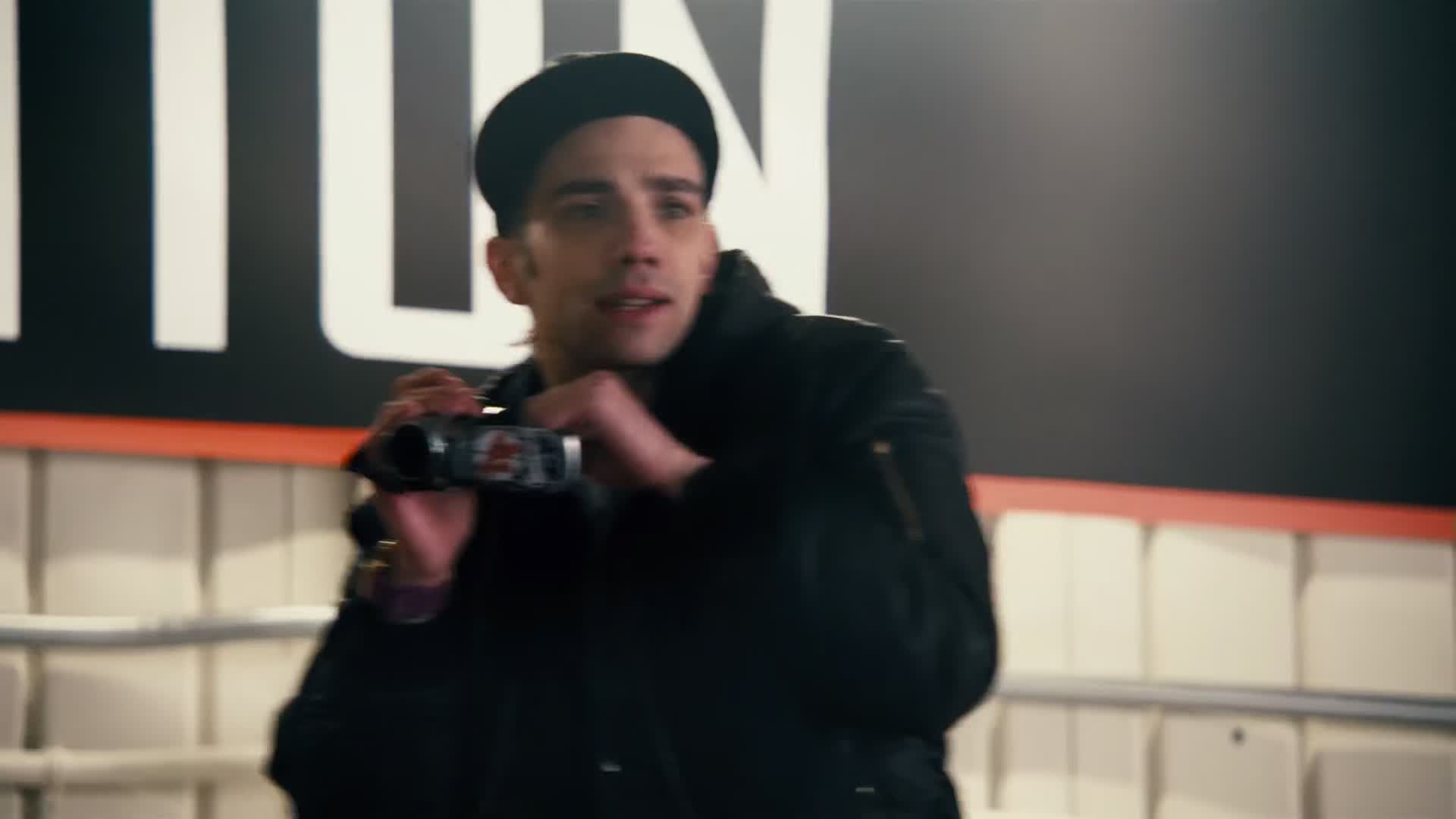 Ranař (Seann William Scott,Alison Pill,Liev Schreiber 2011 Komedie Sportovn Bdrip 1080p ) Cz dabing mkv