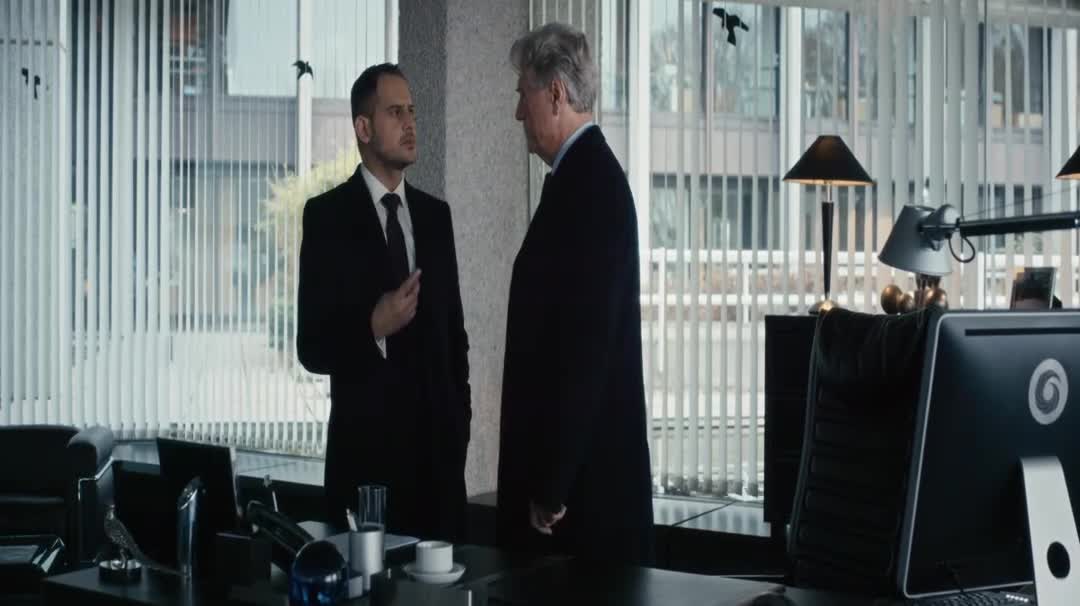 Odvrácená strana měsíce (Moritz Bleibtreu,Jürgen Prochnow,Nora von Waldstätten 2015 Thriller Bdrip 1080p ) Cz dabing mkv