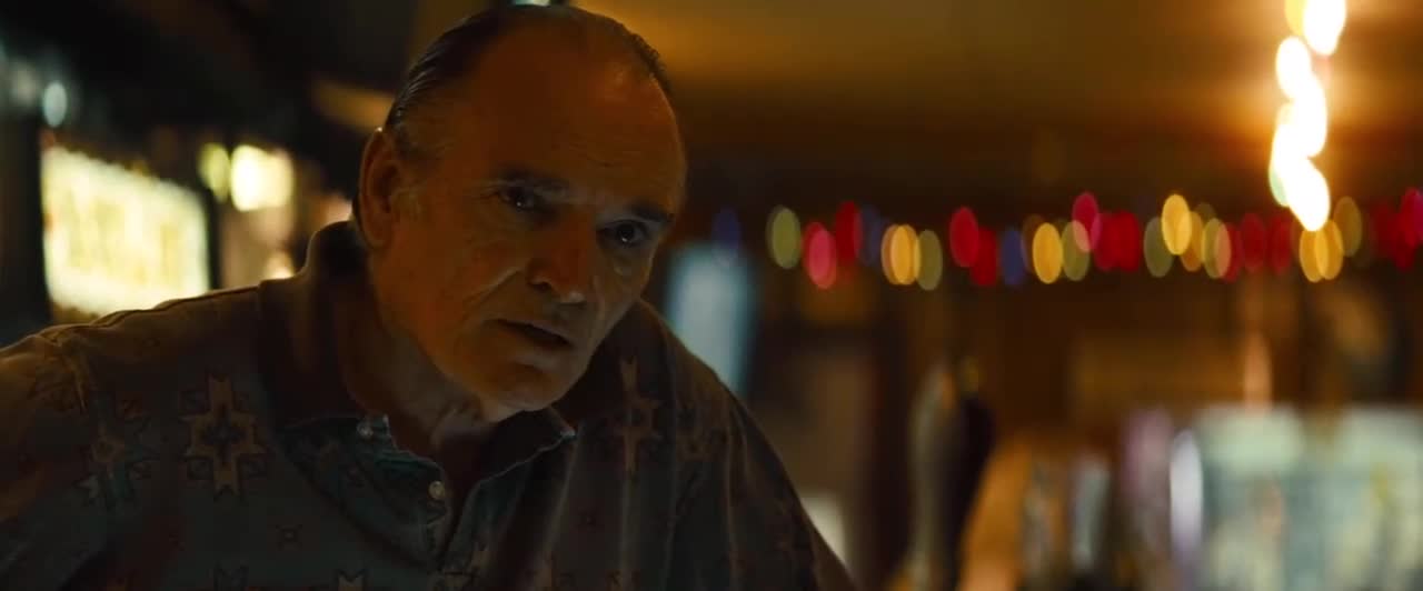 Pryč od pece (Christian Bale,Woody Harrelson,Casey Affleck 2013 Dráma Krimi Thriller Bdrip 1080p ) Cz dabing mp4