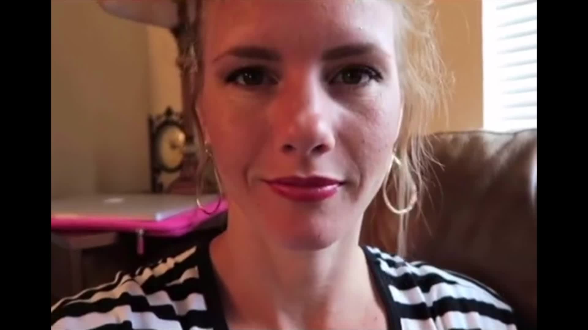 Tady žije zlo S01E02 17 2024 CZ dab 1080p Milující maminka na internetu, tyranská zrůda ve skutečnosti Dětem n mp4