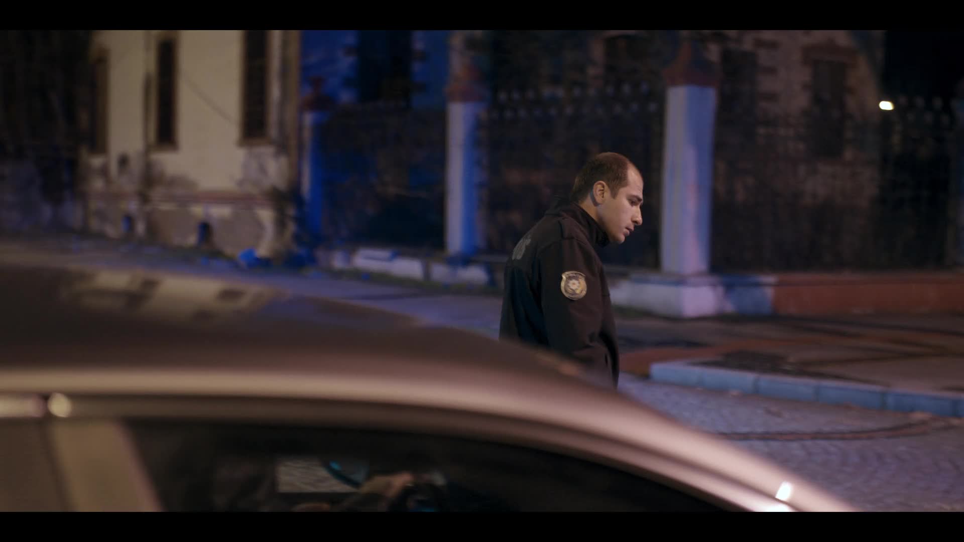 Dvě mrtvoly a sedm pytlů peněz S01E02 {2025} drama, thriller AAC 5 1 1080p CZ dabing mkv