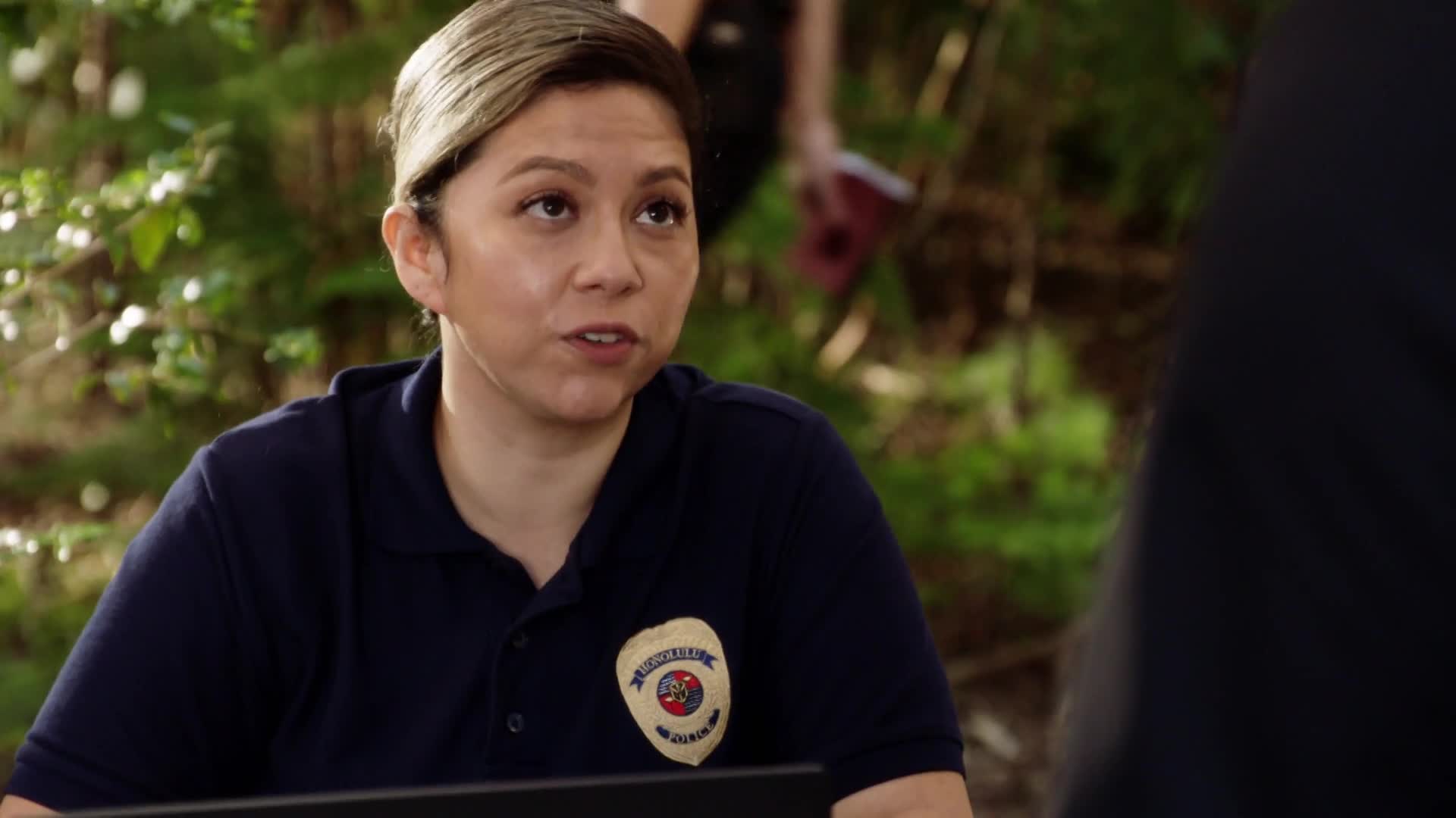 Magnum P I S04E18 20 2021 CZ dab 1080p Mělký hrob, hluboká voda mkv