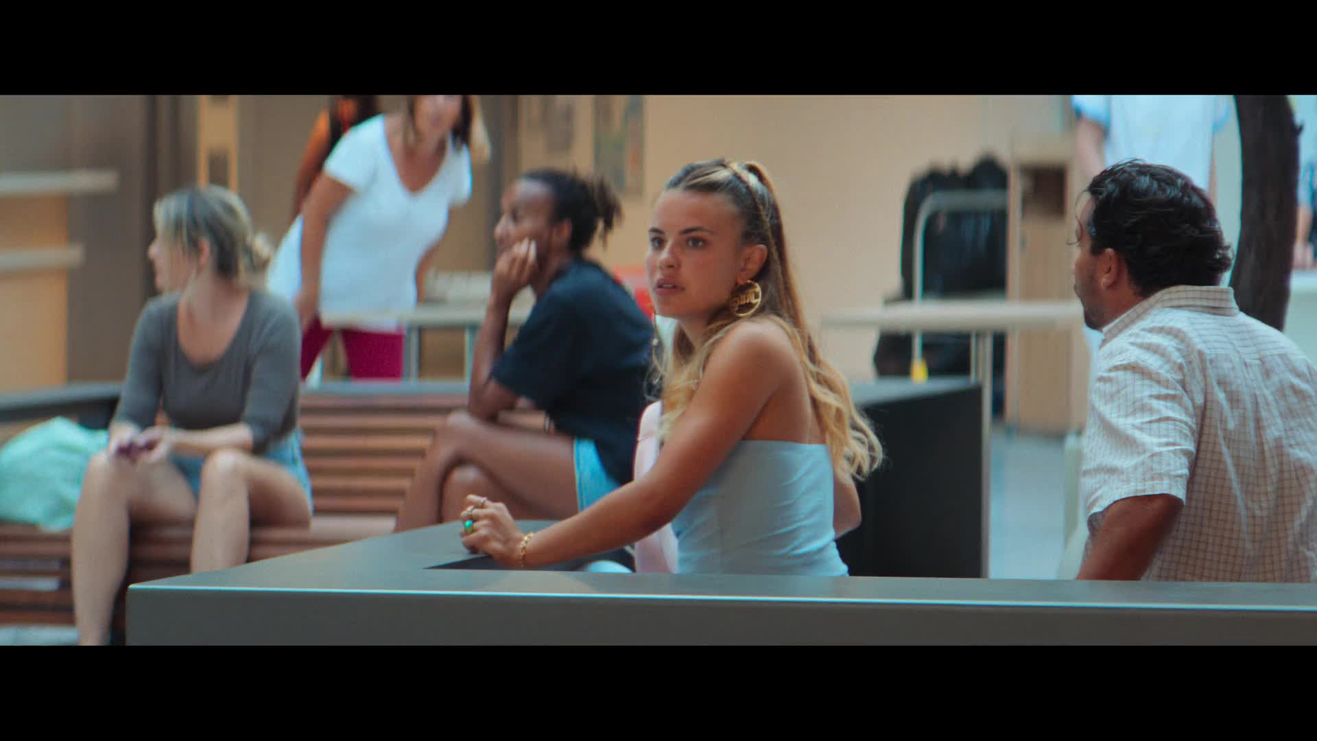 Mladí milionáři   Young Millionaires S01E02 2025 CZ dabing HD 1080p mkv