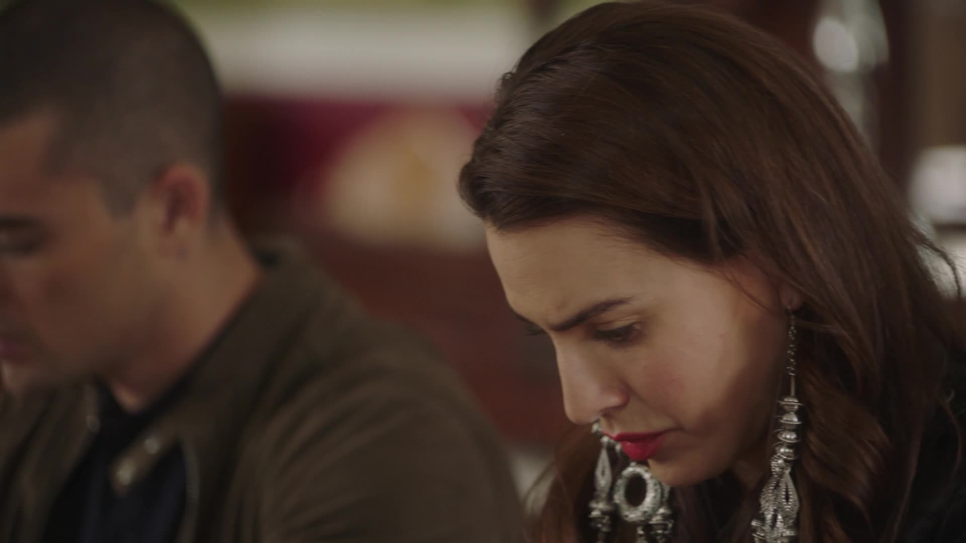 Nechutně bohatí S01E07 10 2020 CZ dab 1080p 2 list Korintským 3,11 mkv